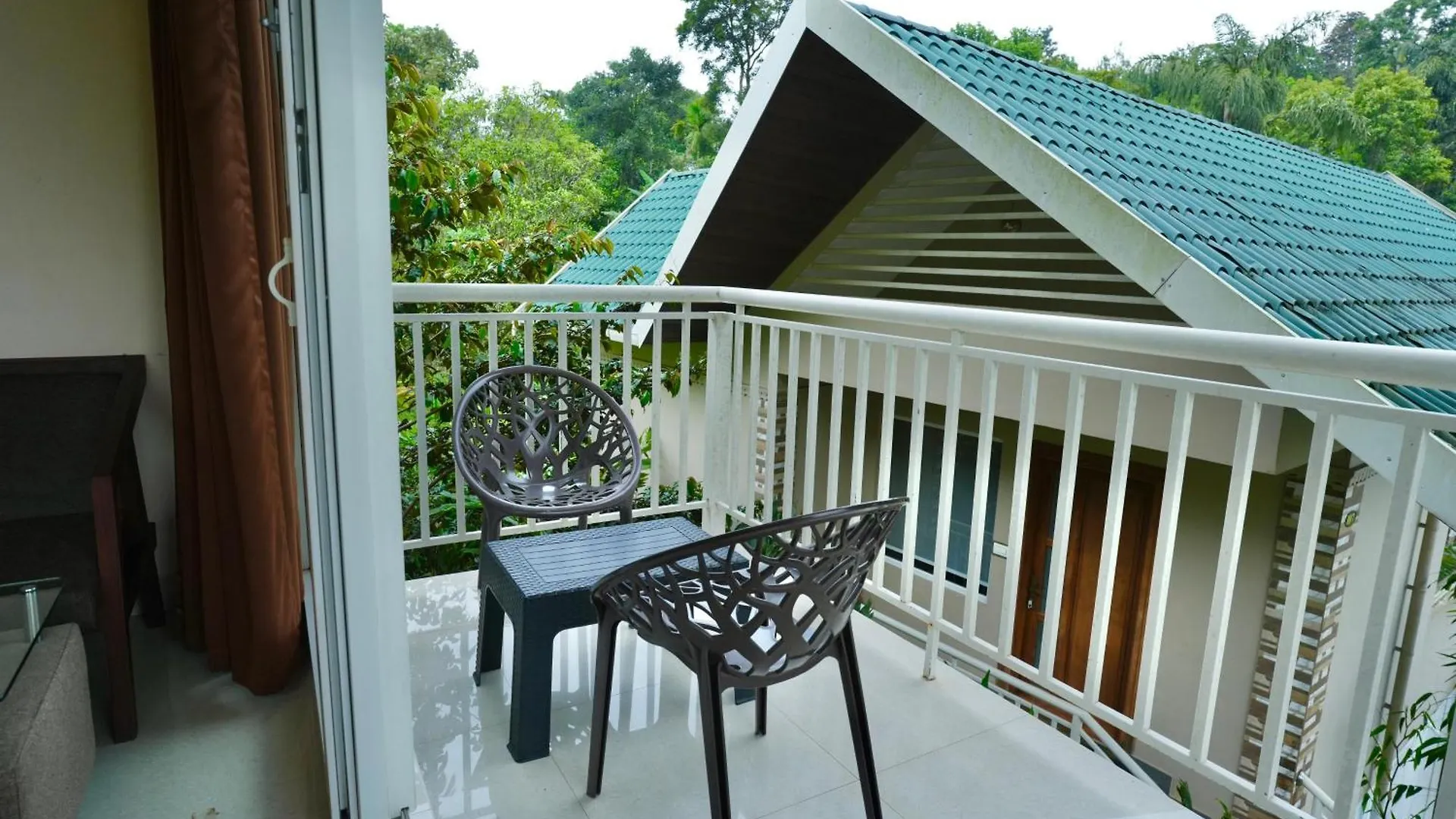 Hotel Aveda Munnar Mountains And Mist