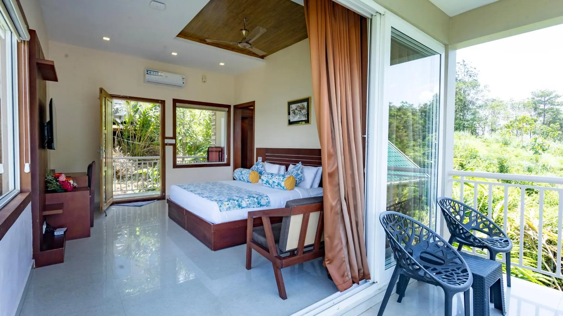 Aveda Munnar Mountains And Mist Hotel